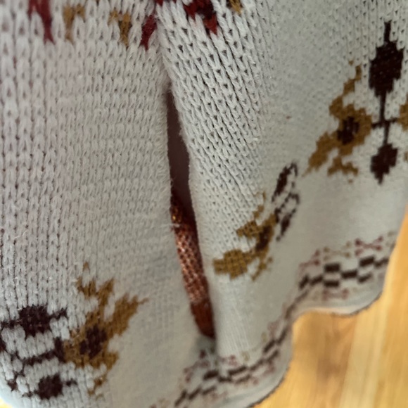 1960’s Collared Sweater Cape - Picture 3 of 6